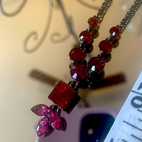 VINTAGE GIVENCHY NECKLACE - Picture 7 of 8